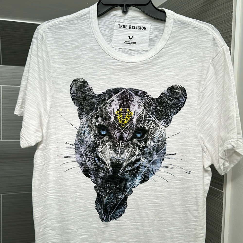 Good condition white t-shirt with blue animal head